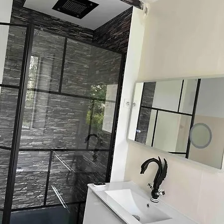 Logement Tout Confort Avec Jardin Proche Centre Besançon Extérieur photo
